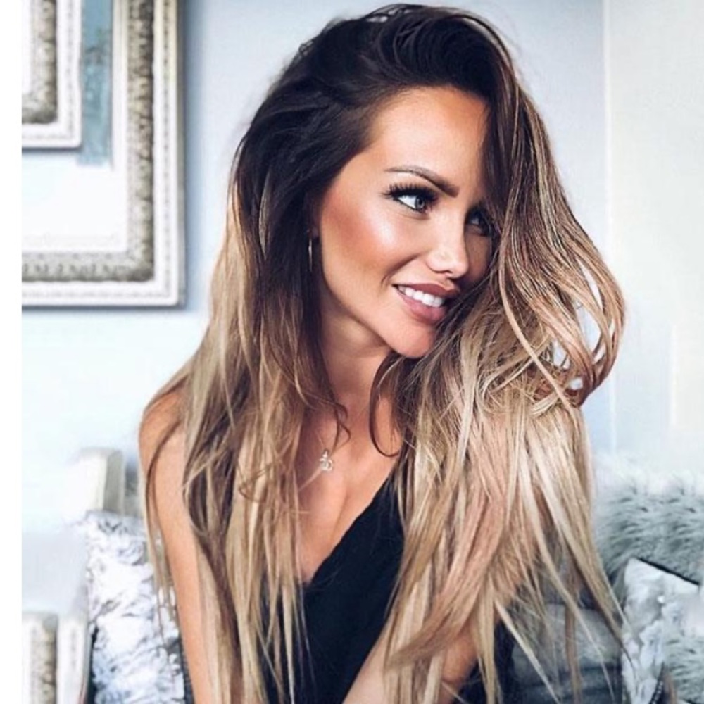 ⭐️Beautiful brand new long wig